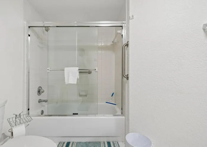Oceanfront With Two King Beds At Palms Apartment