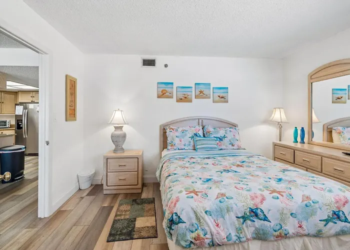 Oceanfront With Two King Beds At Palms Apartment *